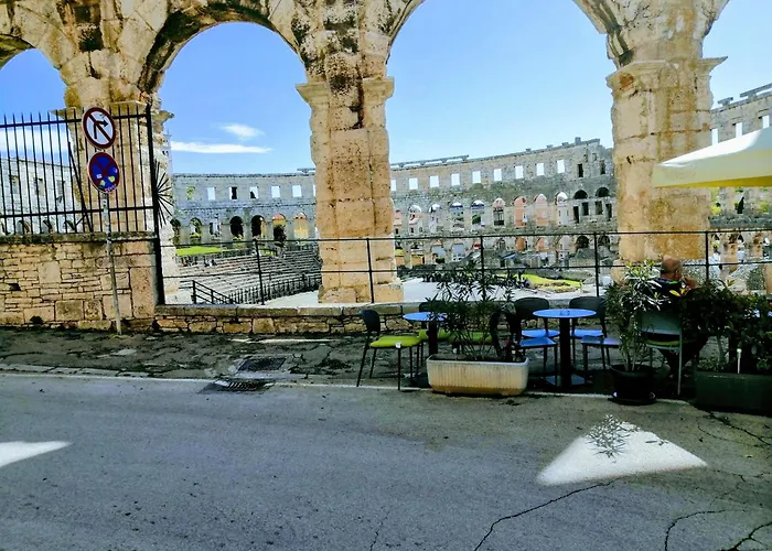 G1 Center Colosseum Πούλα